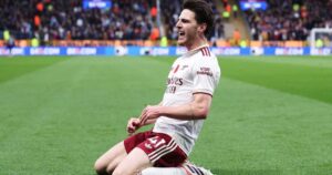 Arsenal thể hiện bản lĩnh ứng viên vô địch Premier League