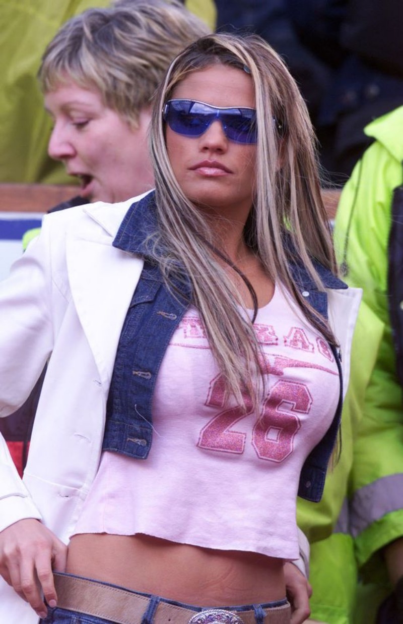 Katie Price Khiến Cầu Thủ MU trầm trồ trong phòng thay đồ