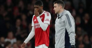 Arsenal đối mặt khủng hoảng khi Cristhian Mosquera chấn thương