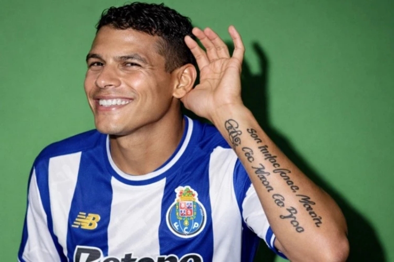 Màn chuyển nhượng ấn tượng của Thiago Silva