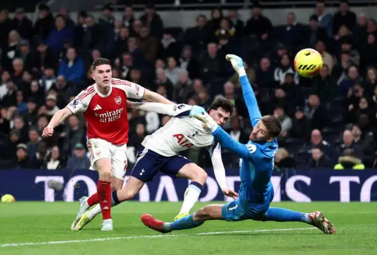 Tân binh tỏa sáng, Arsenal hủy diệt Tottenham Trong Ngày Tudor ra mắt