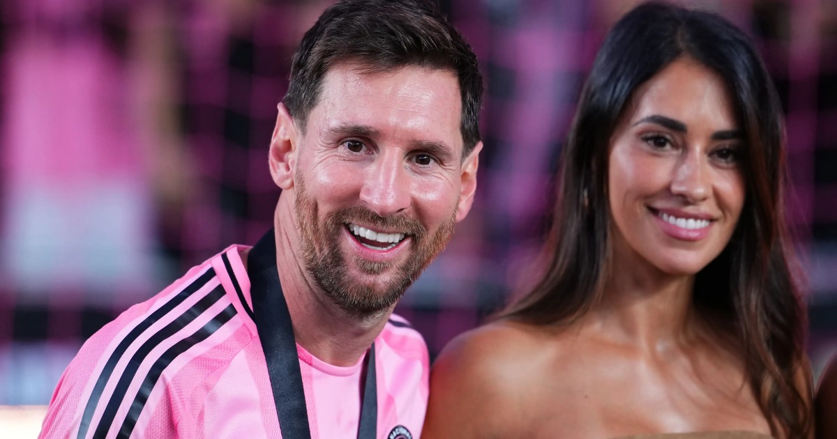 Messi dành tặng vợ quà Valentine “khổng lồ”